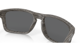 Päikeseprillid OAKLEY Holbrook Woodgrain Prizm Black Polarized