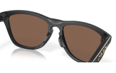 Päikeseprillid OAKLEY Frogskins Hybrid Matte Black Prizm 24k Polarized