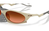 Päikeseprillid OAKLEY Plantaris Matte Sand Prizm Brown Gradient
