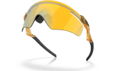 Päikeseprillid OAKLEY QTMN Kato Transparent Light Curry Prizm 24k