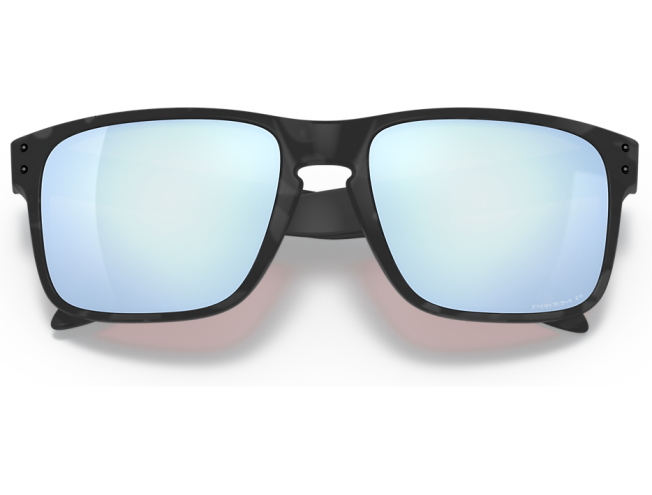 Päikeseprillid OAKLEY Holbrook Matte Black Camo Prizm Deep Water Polarized