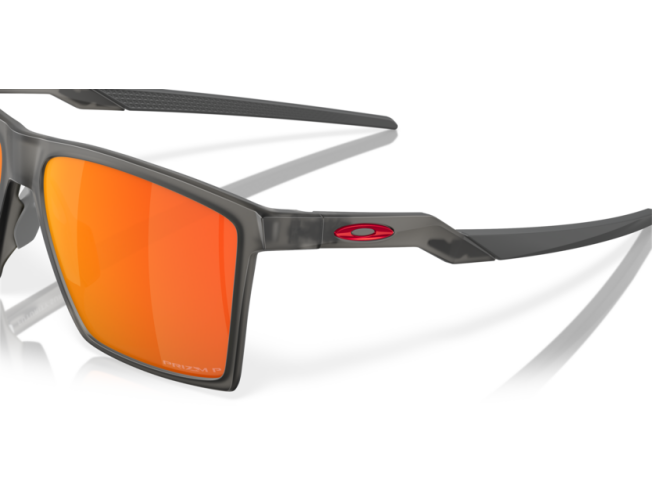 Päikeseprillid OAKLEY Futurity Sun Grey Smoke Prizm Ruby Polarized