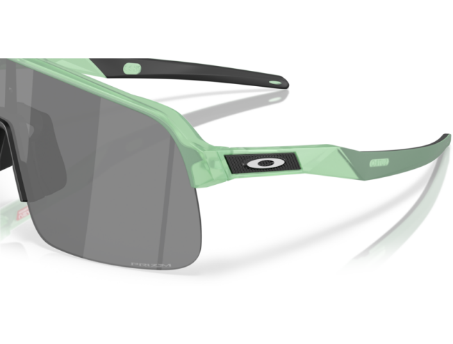 Päikeseprillid OAKLEY Sutro Lite S Matt Transparent Jade Prizm Black