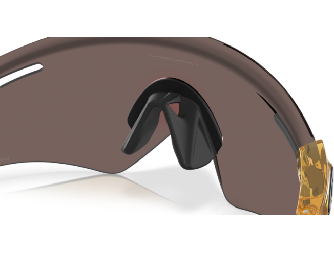 Päikeseprillid OAKLEY QTMN Kato Transparent Light Curry Prizm 24k