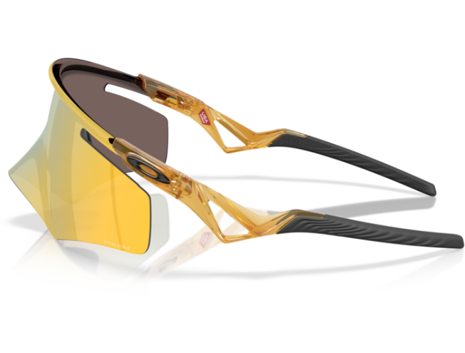Päikeseprillid OAKLEY QTMN Kato Transparent Light Curry Prizm 24k